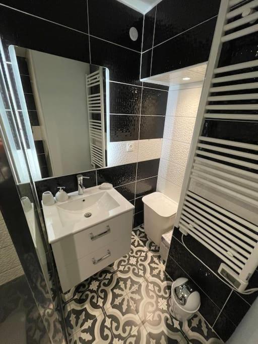 Le Sunny-Hyper Centre -Proche Gare - Paisible -Wifi Hd -Netflix-Ideal Couple Business Et Famille Niort Extérieur photo